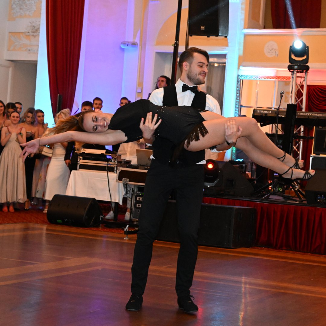 SLIKA 1 CAROUSEL